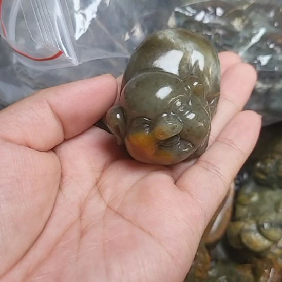 岫岩河磨玉（透闪石质玉）未镶嵌挂件