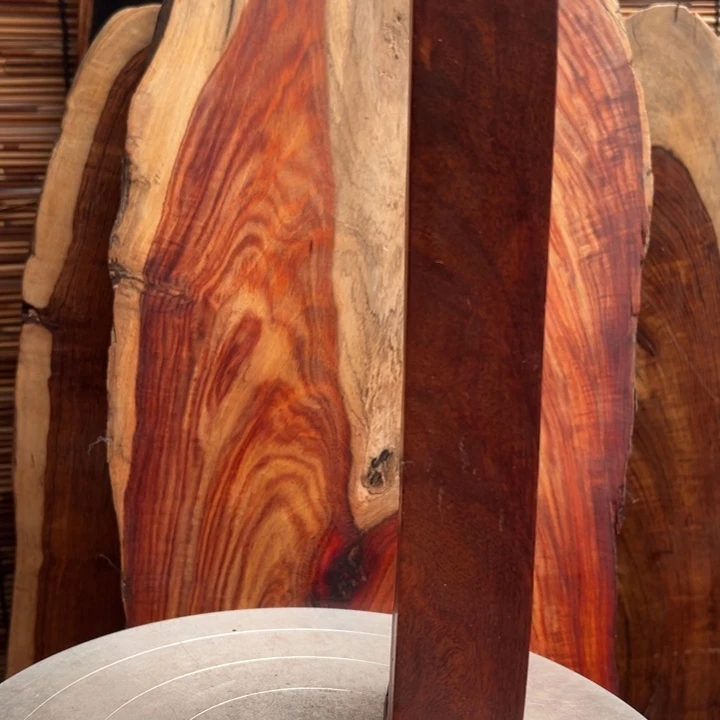 岛***风大叶紫檀（黑酸枝木类）