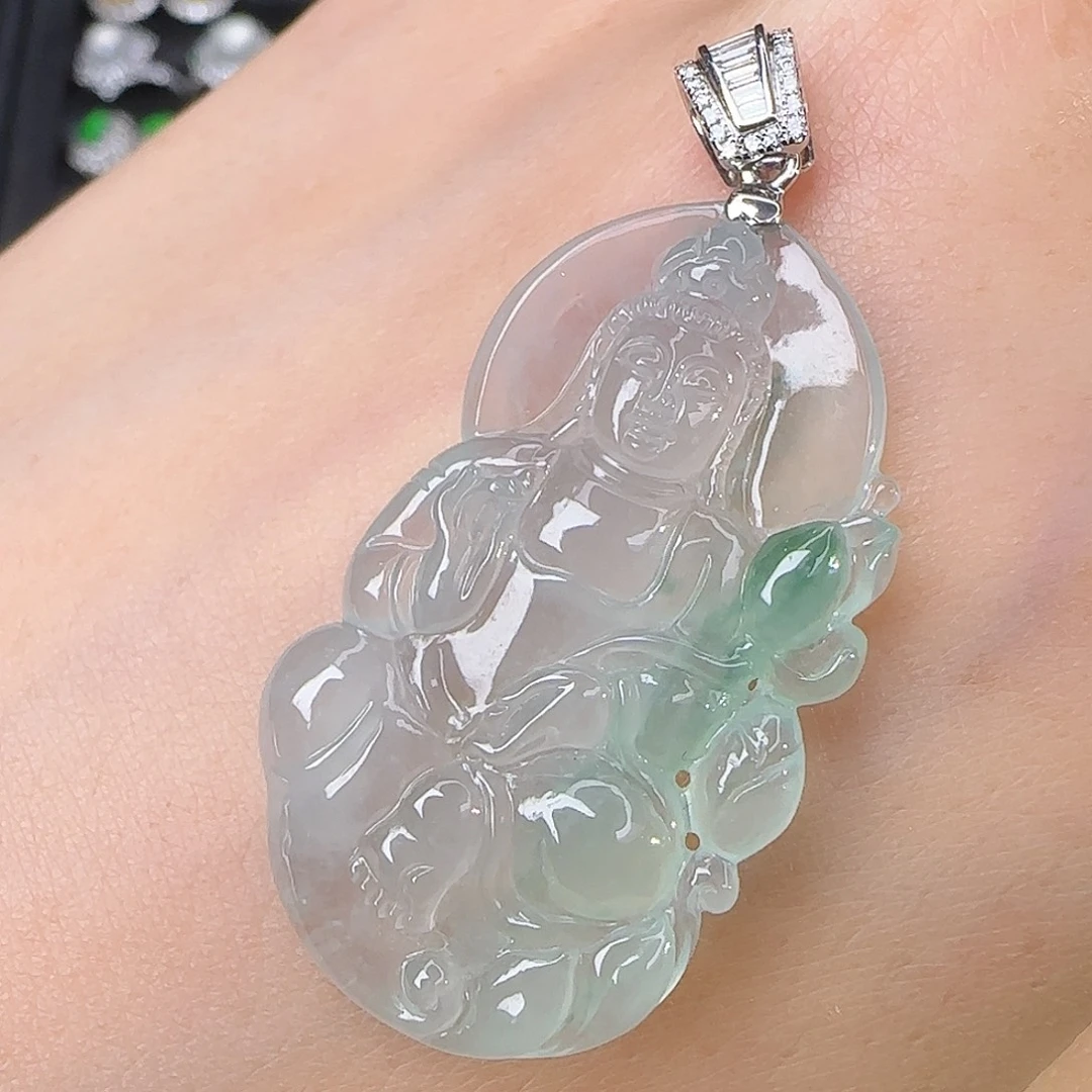 翡翠18K金镶嵌颈饰冰飘绿普贤菩萨