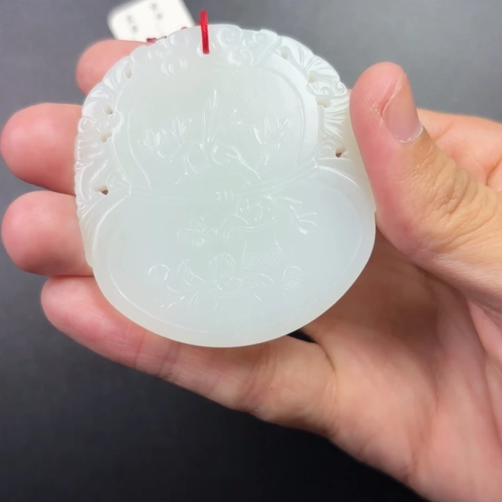 月***圆和田玉未镶嵌颈饰