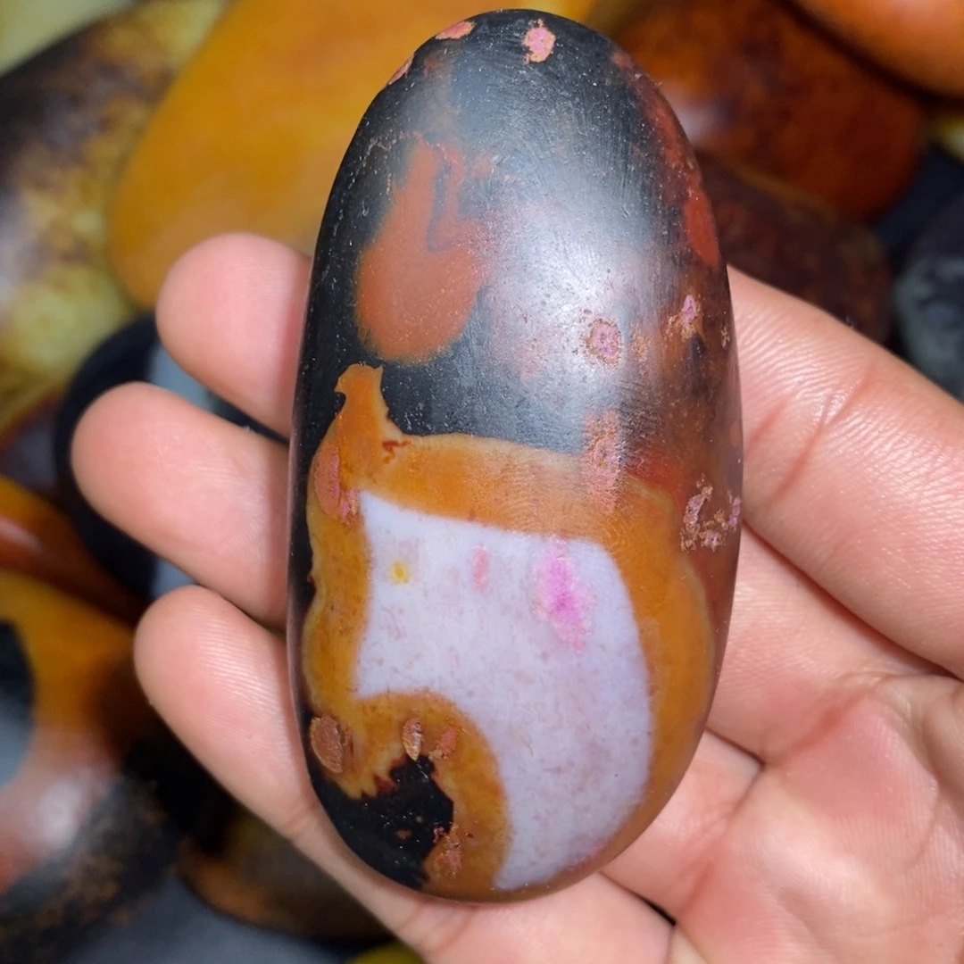 和田玉未镶嵌珠宝奇石