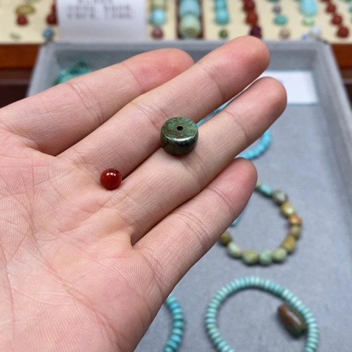 南红玛瑙配饰未镶嵌