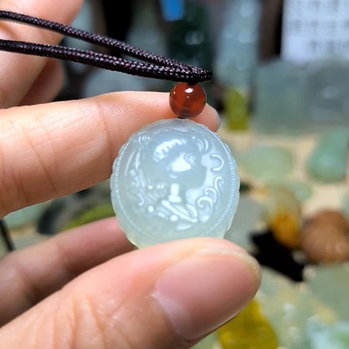 岫玉未镶嵌吊坠(不含链)三***度