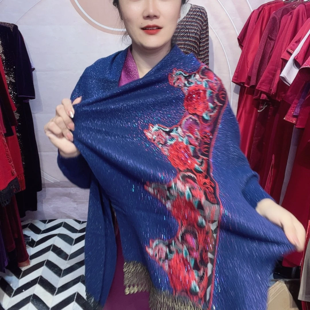 披肩围巾两用新款时尚
