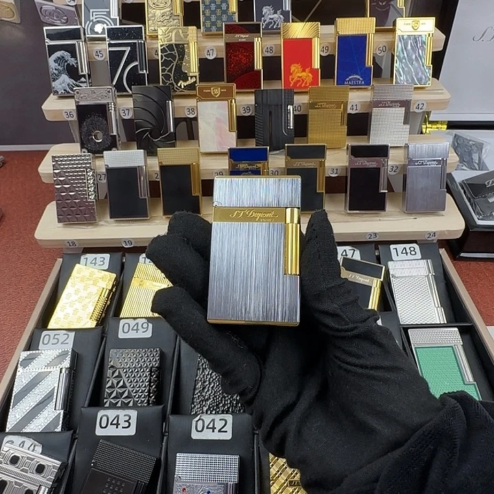 梅****上黑金拉丝黑金拉丝