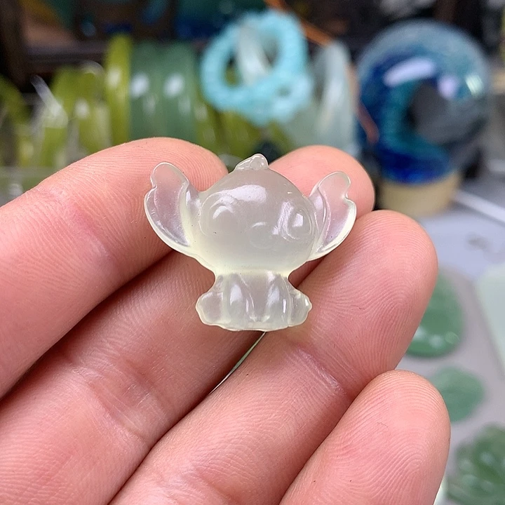 蛇纹石玉挂坠未镶嵌