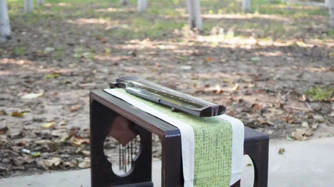 瑕疵伏羲式老杉木入门推荐鹿角霜手工斫制演奏级古琴适合初学者