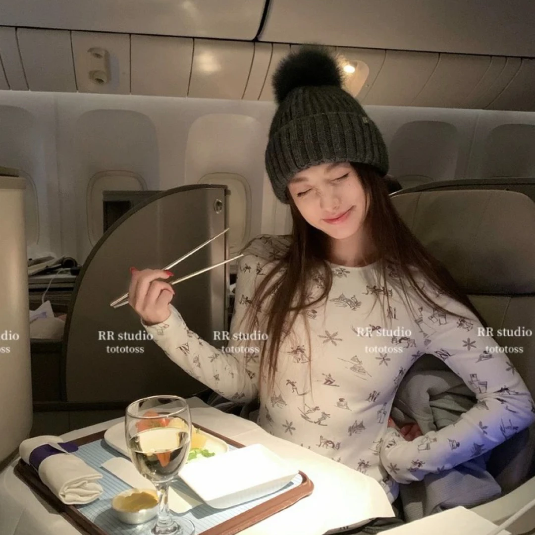 【雪梨家】香香滑雪系列时尚简约百搭减龄气质上衣