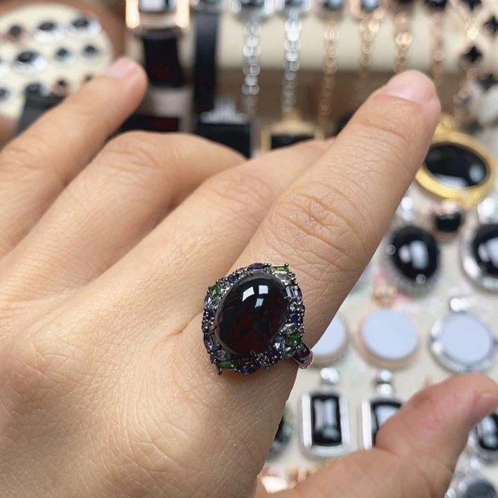 翡翠18K金镶嵌戒指