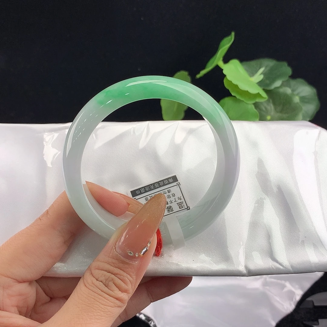 翡翠未镶嵌手镯正57.7