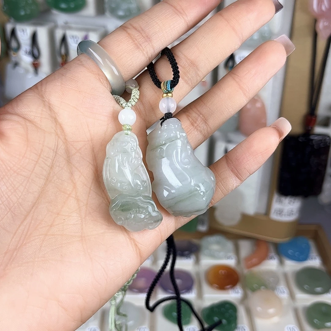 石英质玉未镶嵌吊坠(赠链)