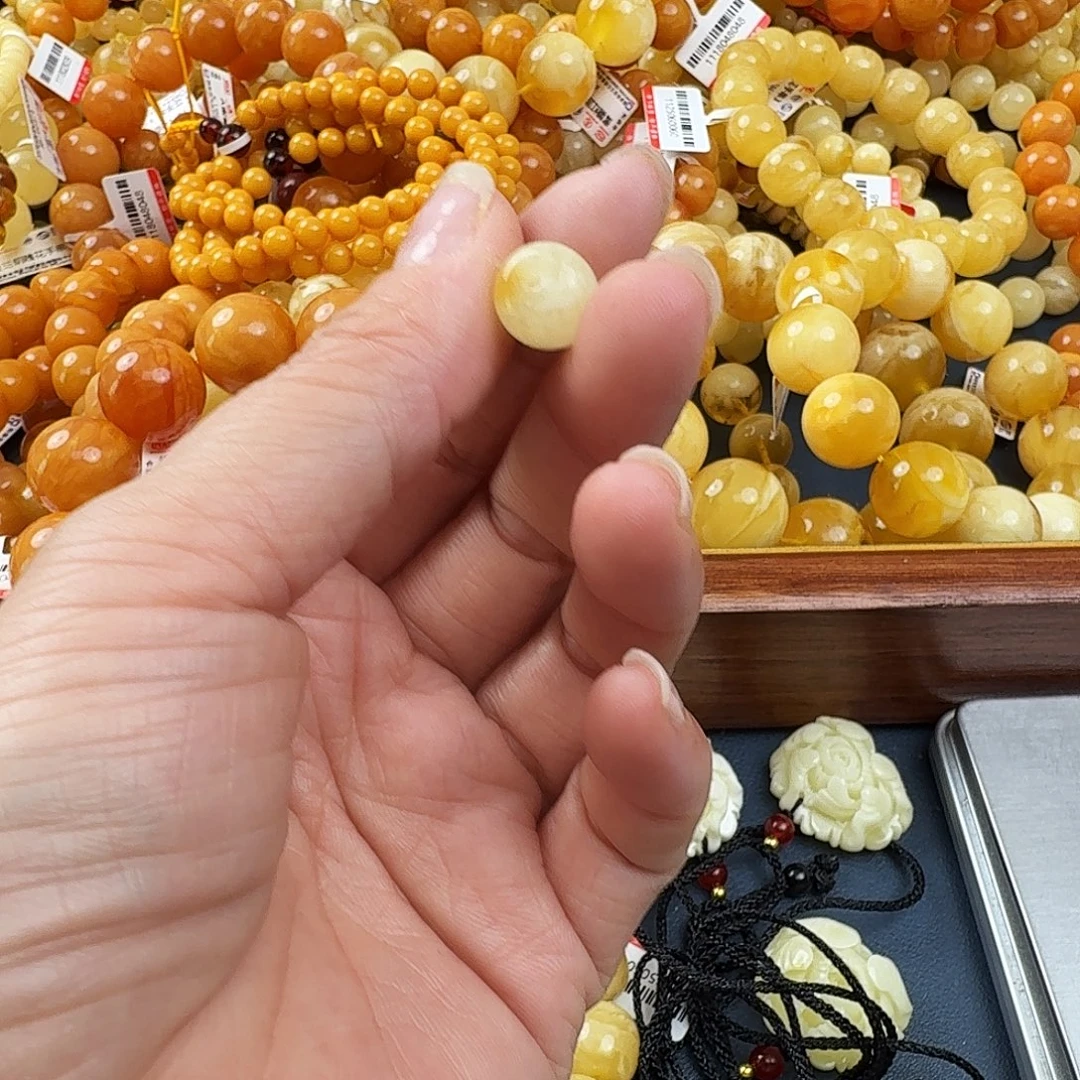 琥珀未镶嵌珠宝奇石