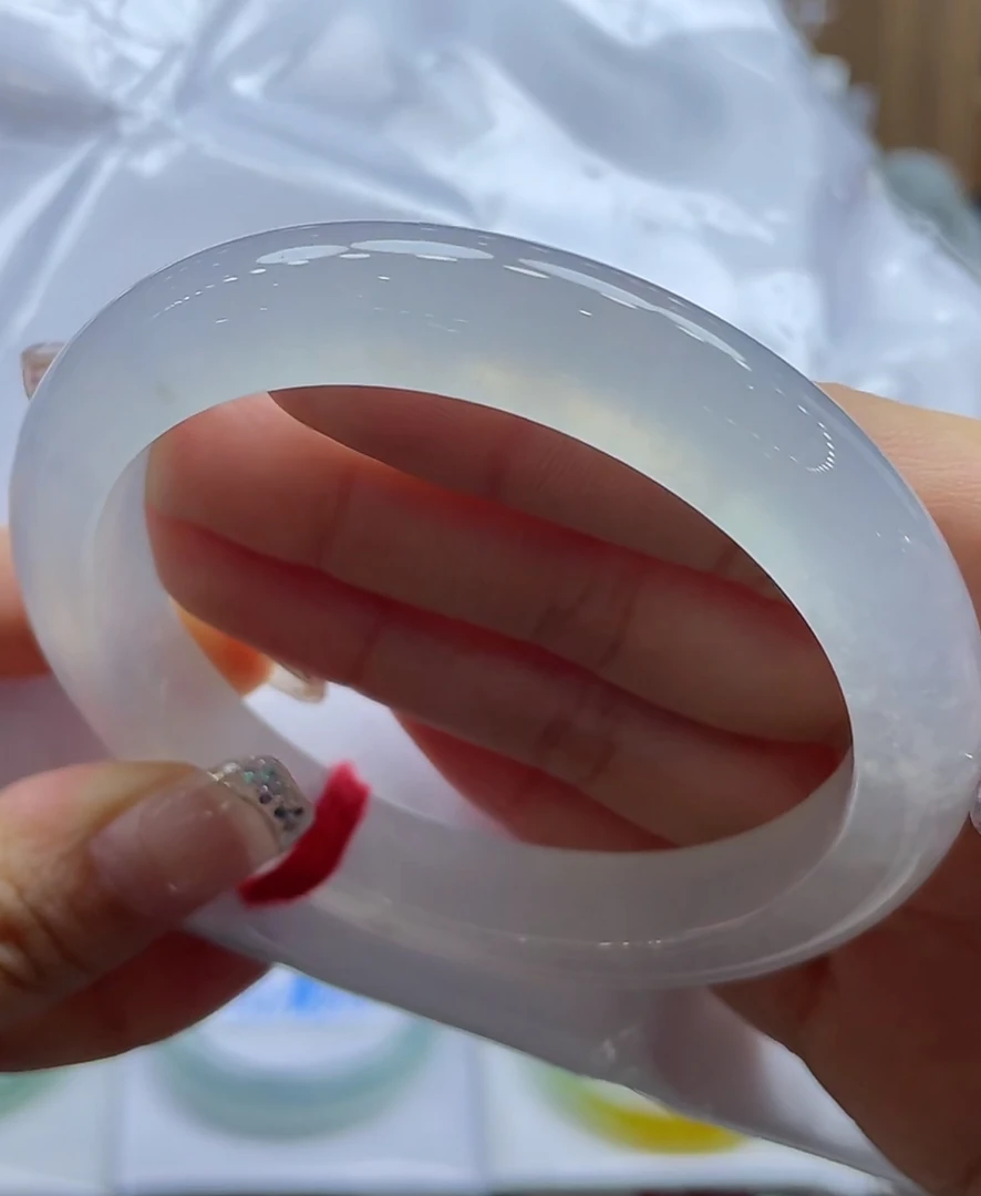 62-63圈冰白月光正圈翡翠手镯