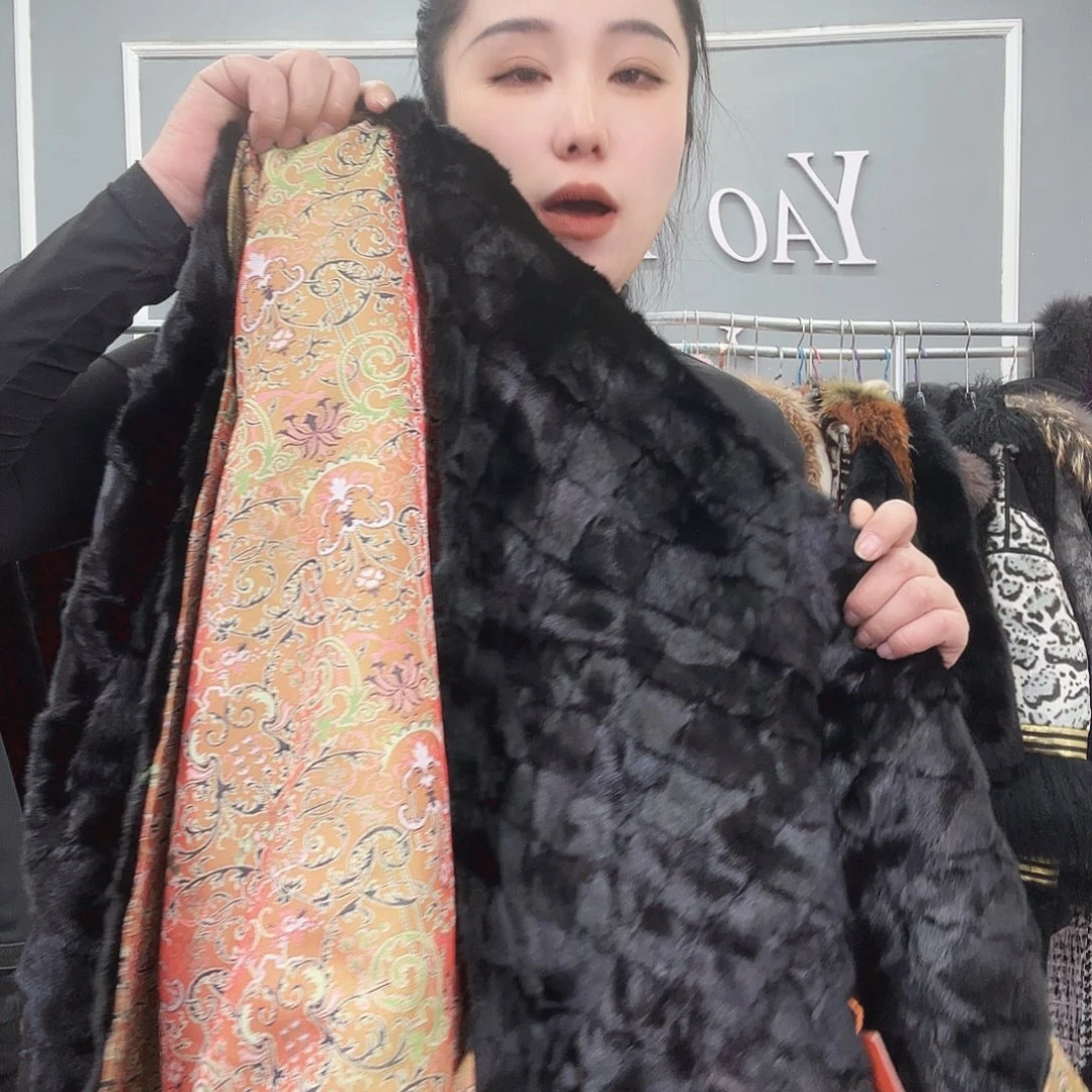 姚小妖家高端皮草