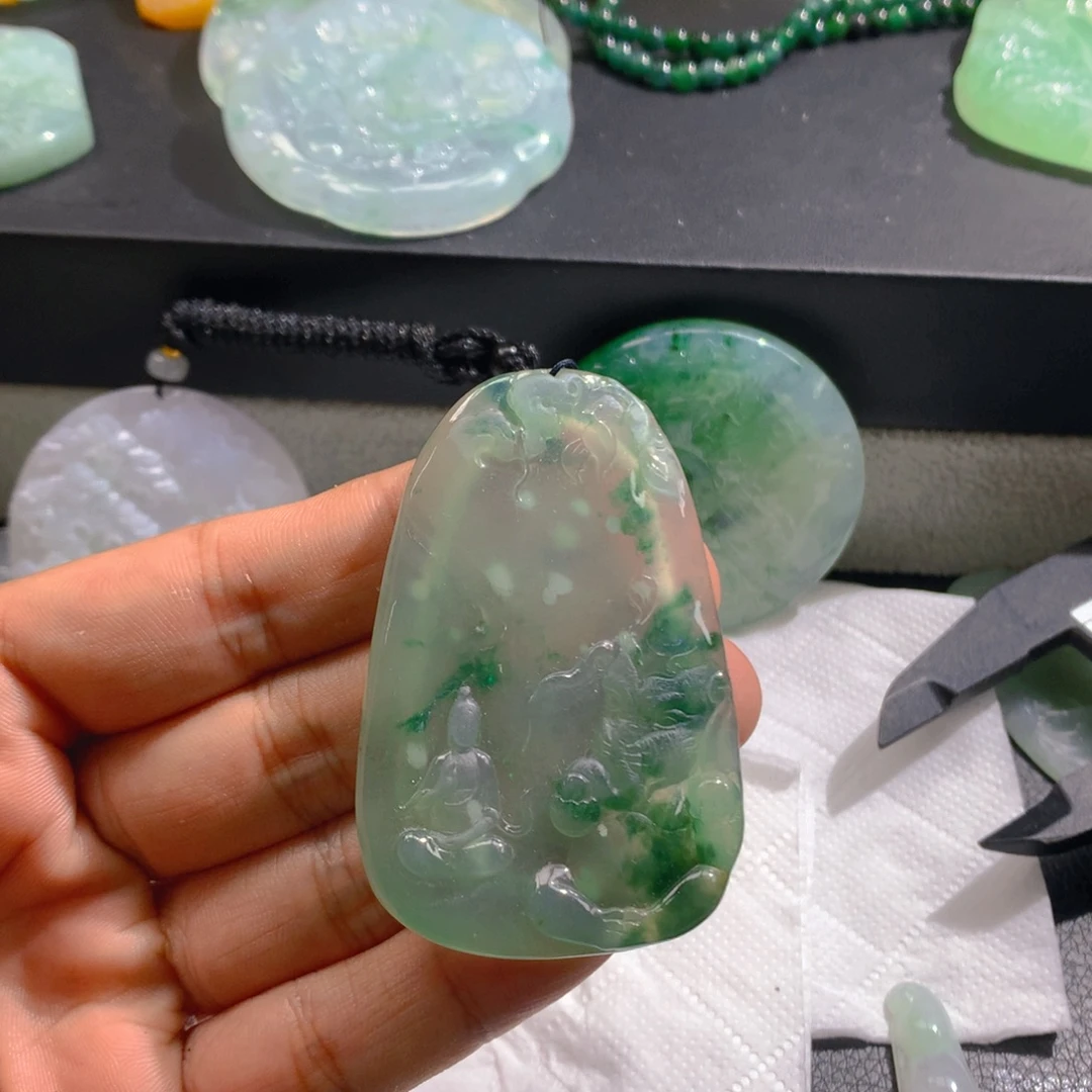 翡翠未镶嵌颈饰翡翠