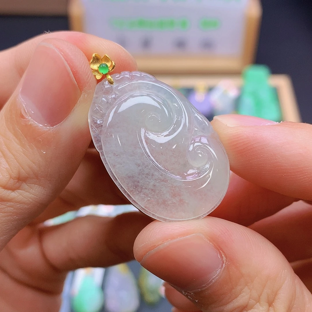 翡翠18K金镶嵌颈饰翡翠