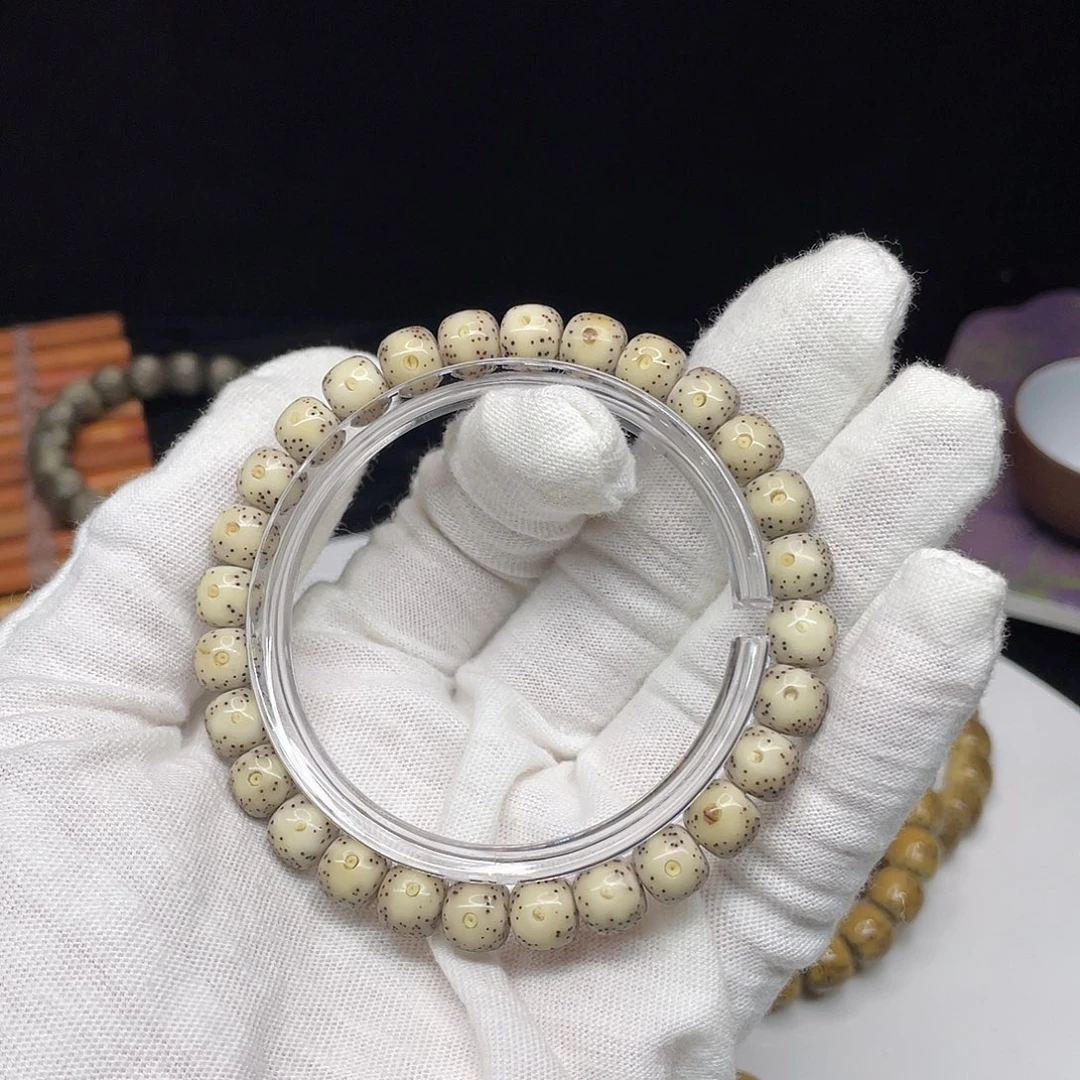 星月菩提吊坠27。8/7骨瓷白黄金瞳