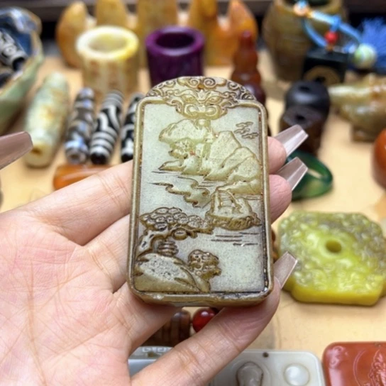 蛇纹石玉未镶嵌颈饰