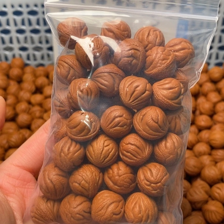 桃核手串30颗15尺寸左右野生红锦鲤打好底带绳（不打孔）