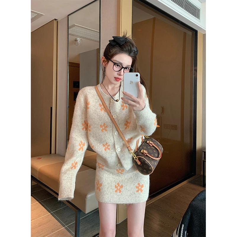奥顿思兰迪小个子毛衣套装女秋冬气质洋气减龄时尚半身裙两件套