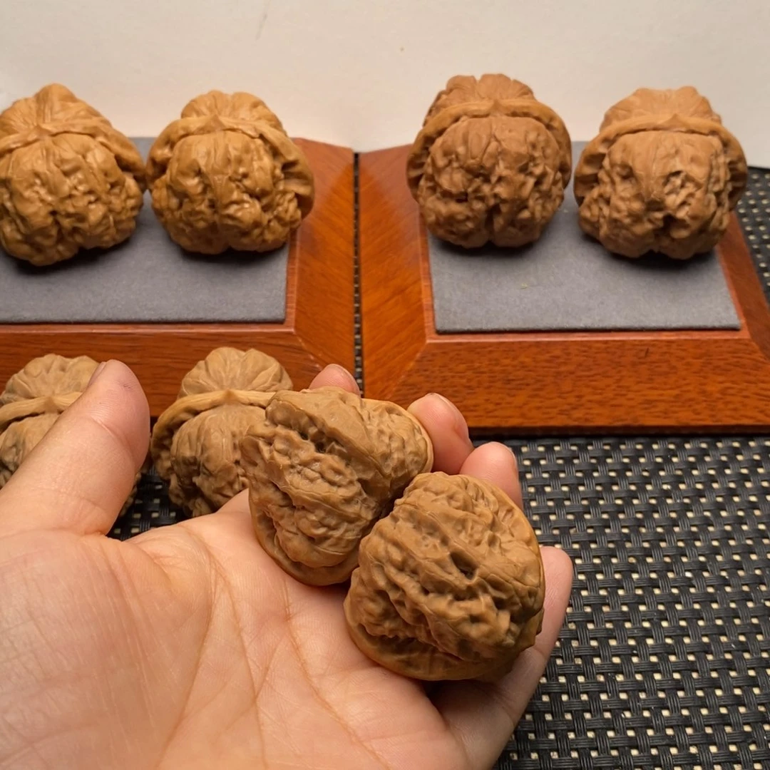 用***4把件文玩核桃三角边38左右