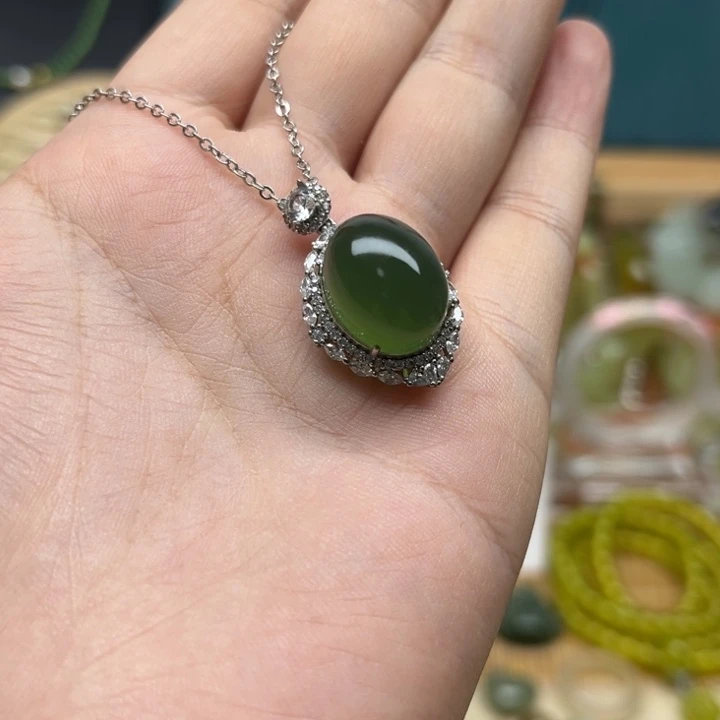 银S925镶嵌蛇纹石玉颈饰