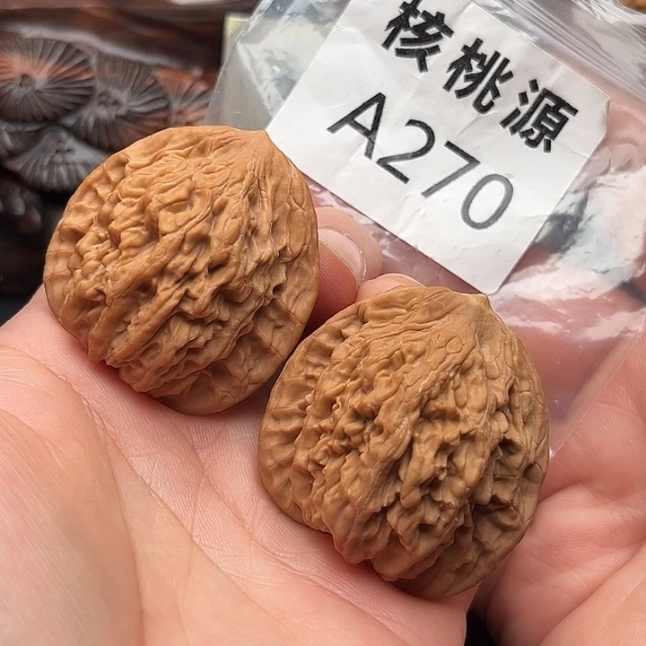 文玩核桃吊坠麦穗虎头41