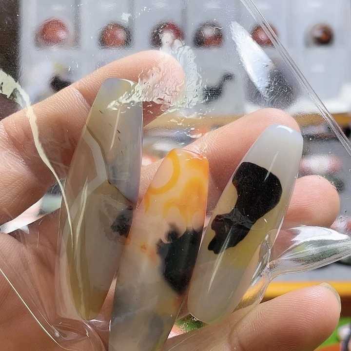 玛瑙/玉髓颈饰未镶嵌鹤***红