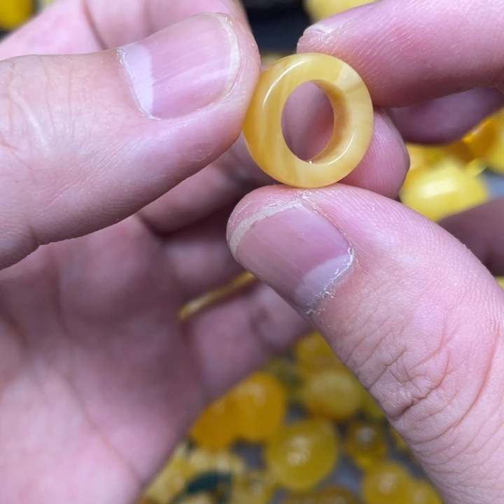 琥珀未镶嵌珠宝奇石