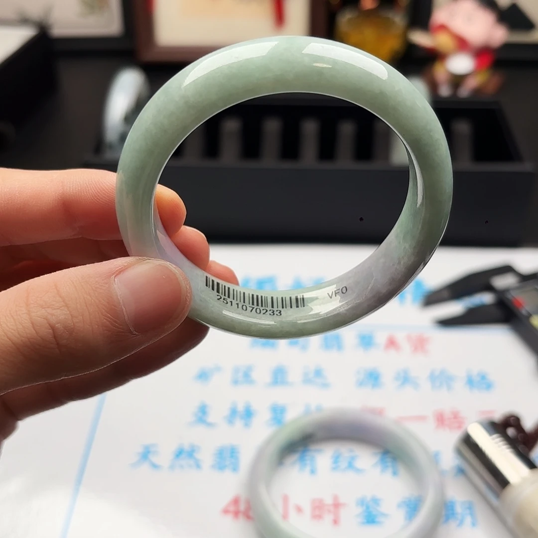 翡翠未镶嵌手镯5556x3 84