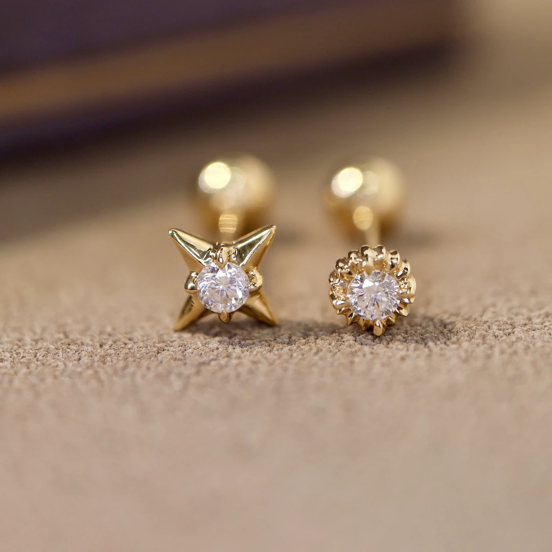 18K金星月钻石耳环 简约百搭气质精致耳骨钉