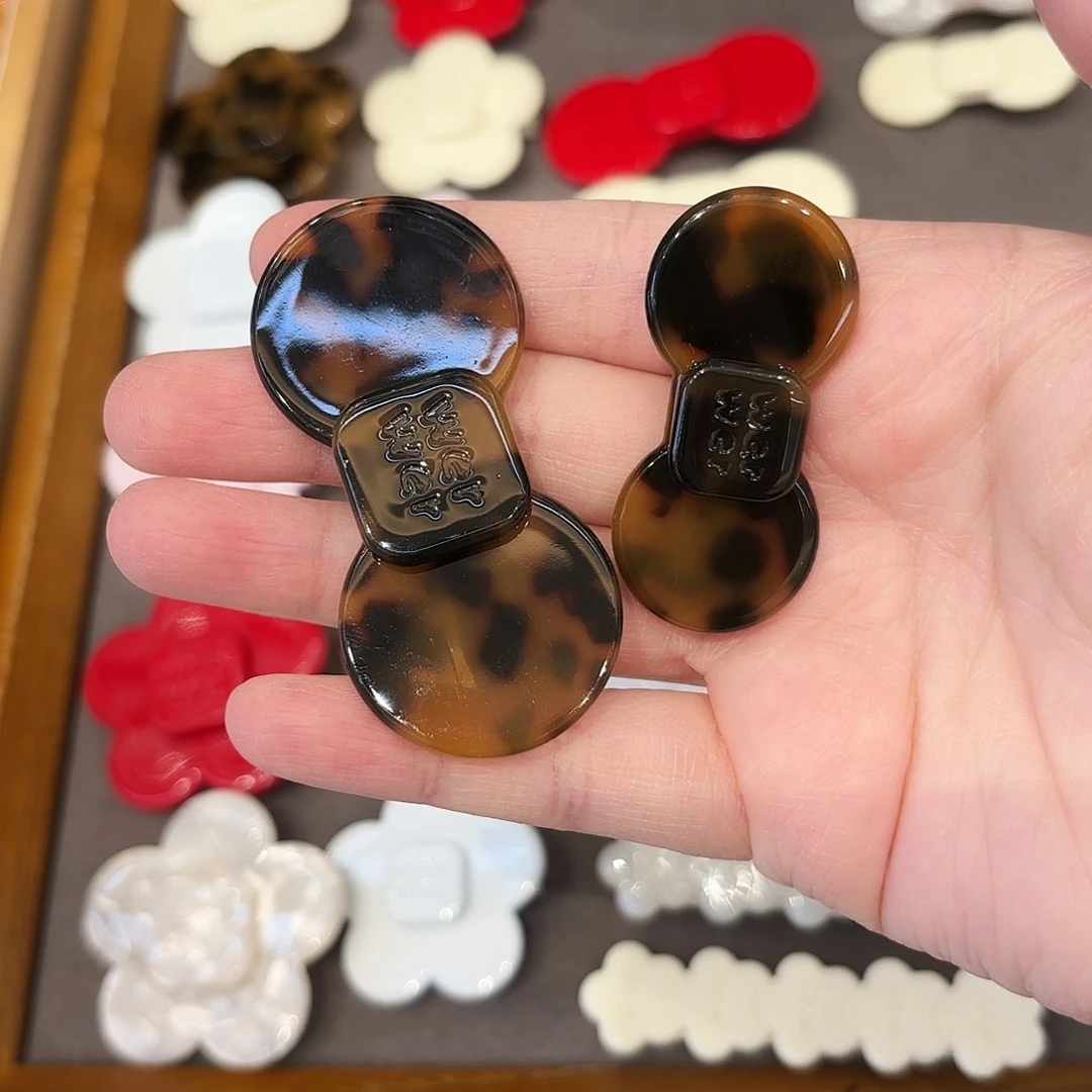 皮质铁合金中小各一