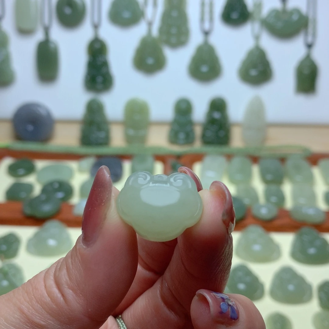 和田玉吊坠未镶嵌