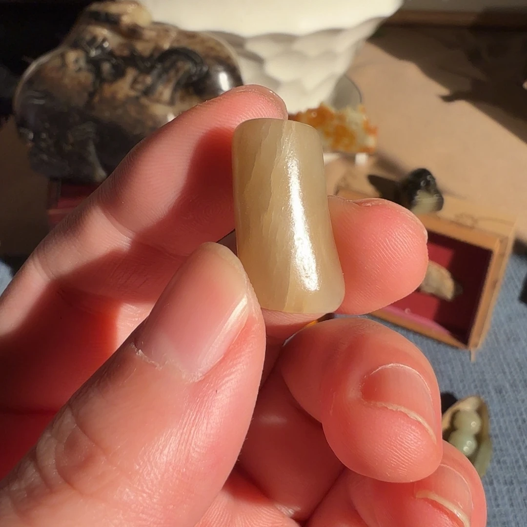 不***兴和田玉未镶嵌颈饰