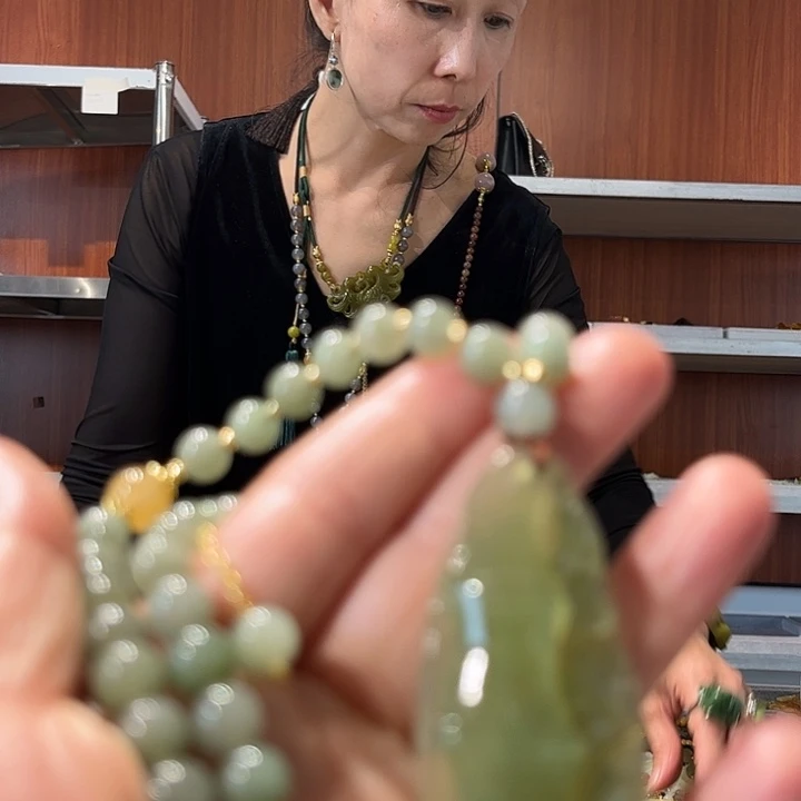 岫玉未镶嵌毛衣链