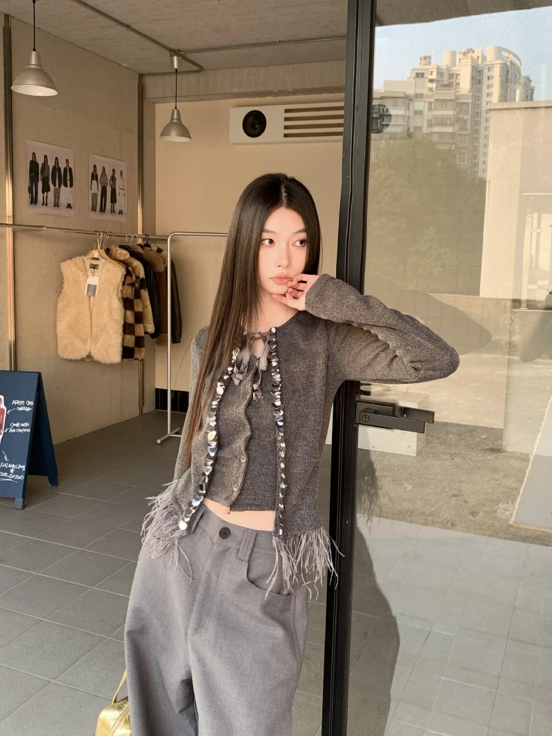 法式复古灰色秋冬碎钻钉珠假两件下摆羽毛设计感显瘦休闲针织开衫