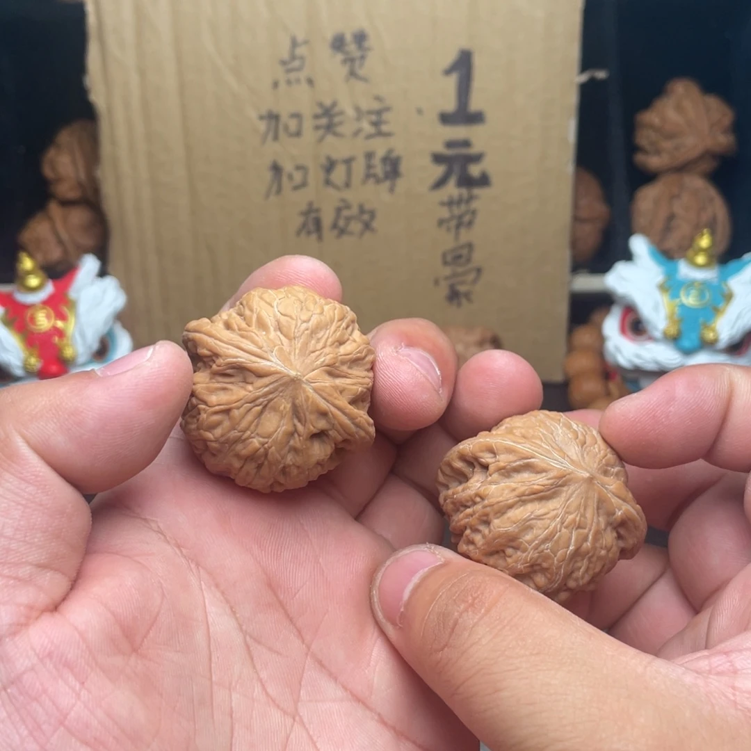 笃***行文玩核桃吊坠铁锤有黄