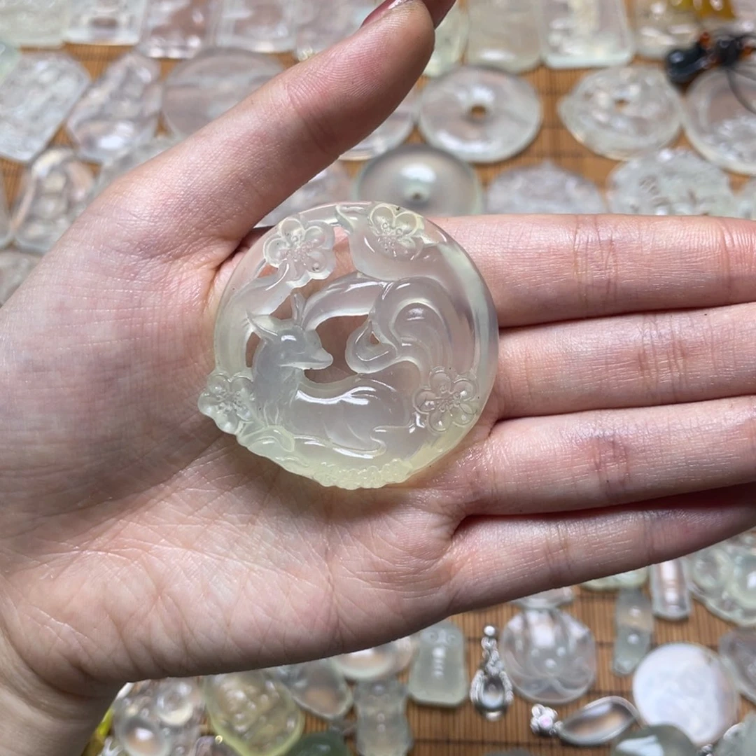 未镶嵌蛇纹石玉颈饰山*