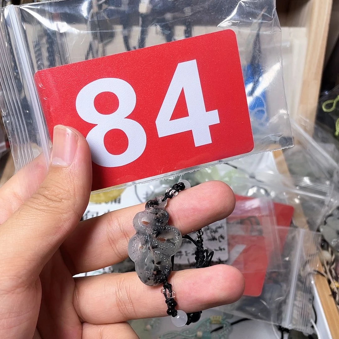 蛇纹石玉颈饰合金
