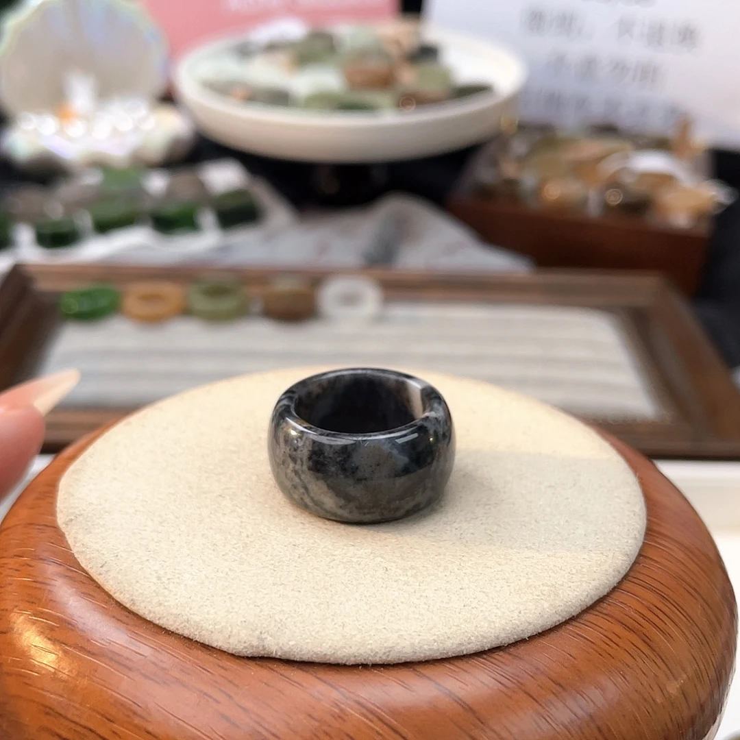 和田玉戒指未镶嵌z6乌鸡轮胎17不退换