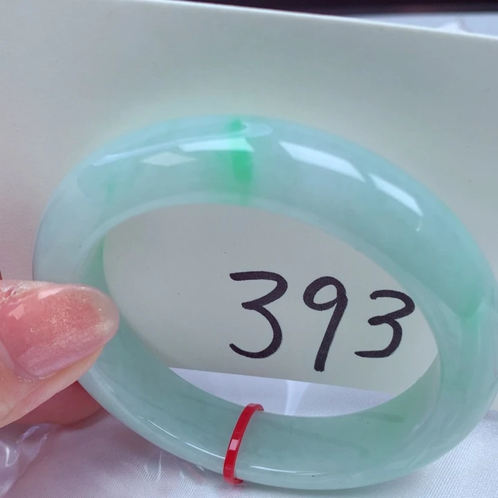 翡翠手镯未镶嵌翡翠