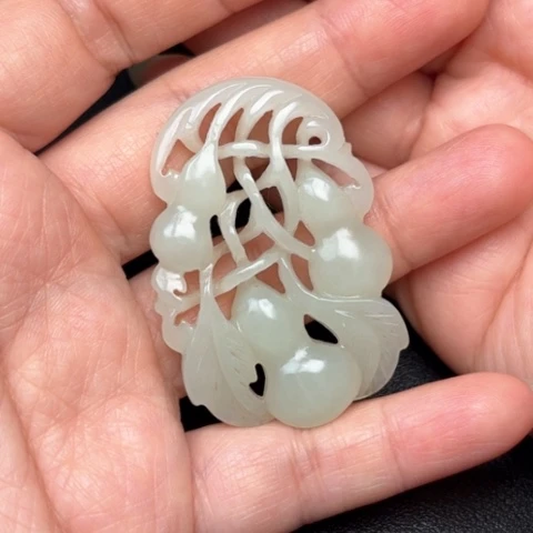 和田玉挂件未镶嵌那***雨