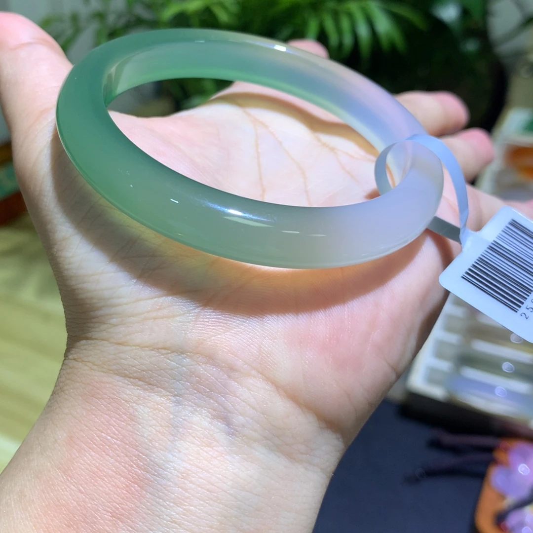 玛瑙/玉髓未镶嵌手镯半山水