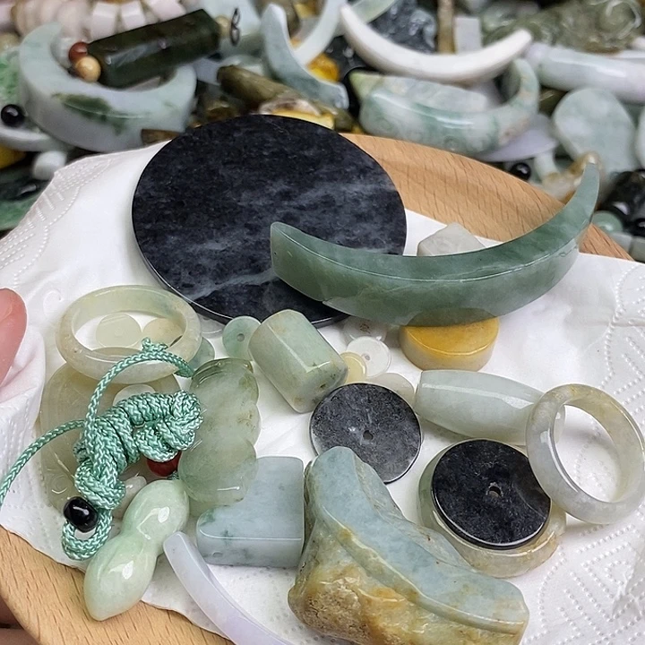 翡翠未镶嵌颈饰天然翡翠8