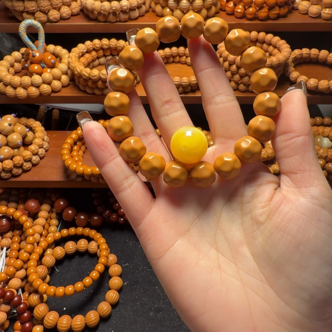 人****猴头核桃吊坠奶酪