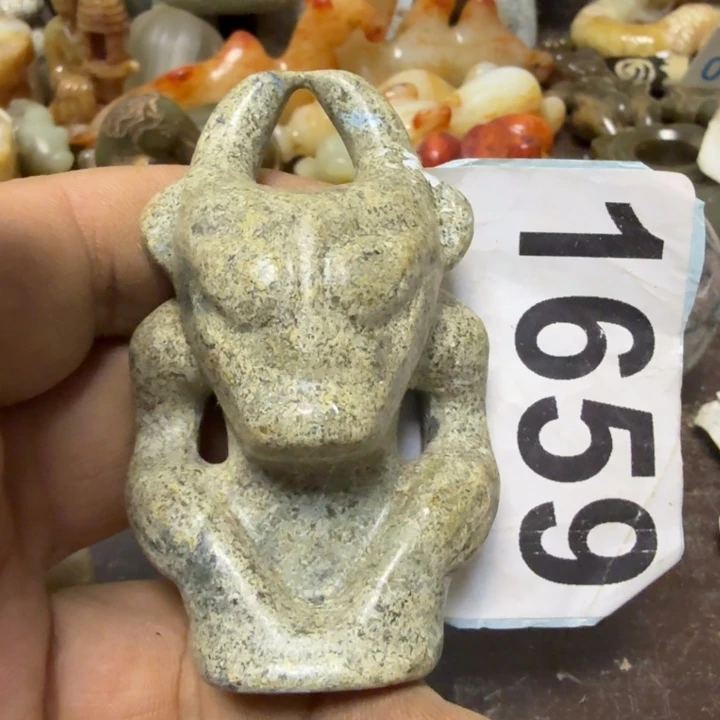 颈饰未镶嵌和田玉