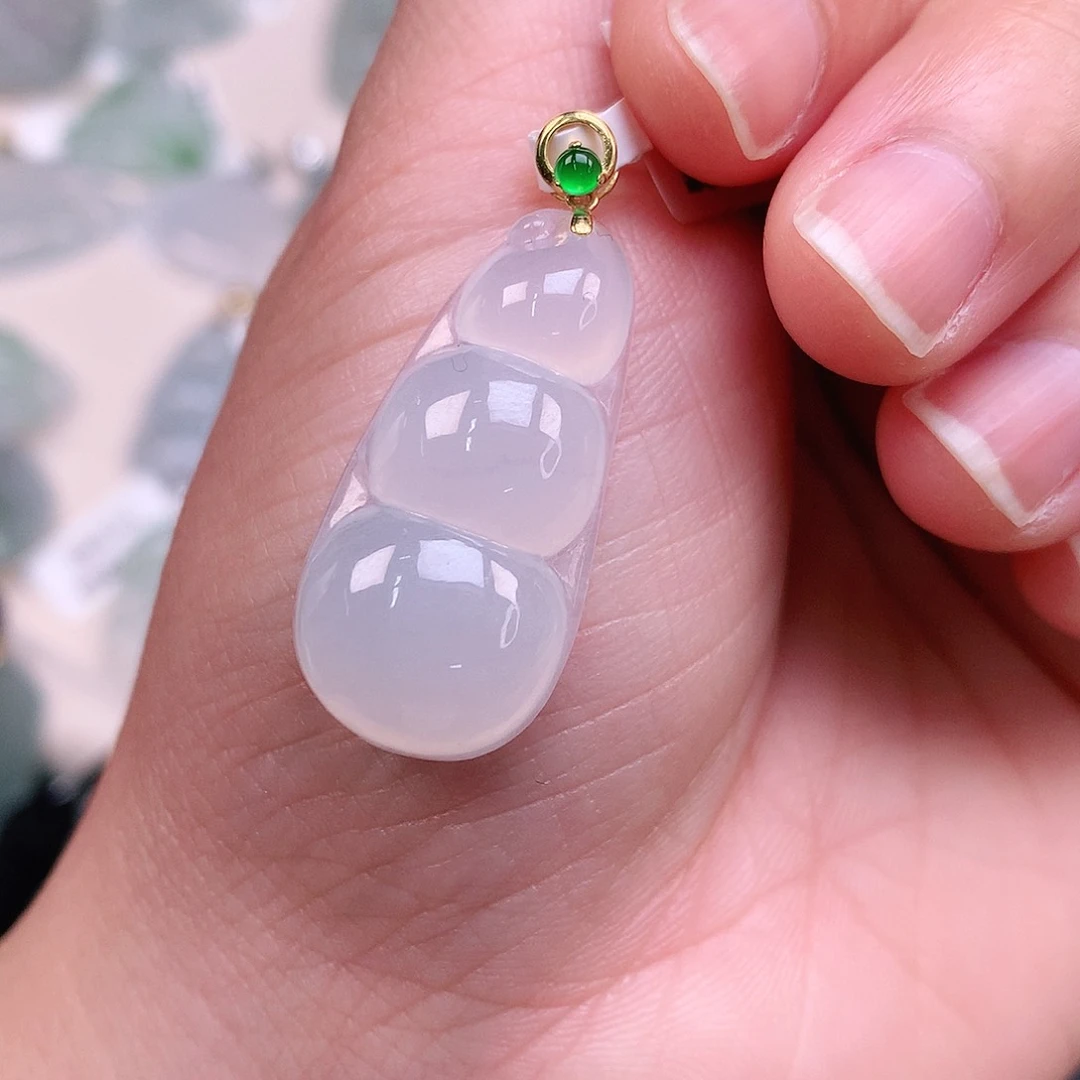 翡翠颈饰18K金镶嵌冰胶豆子