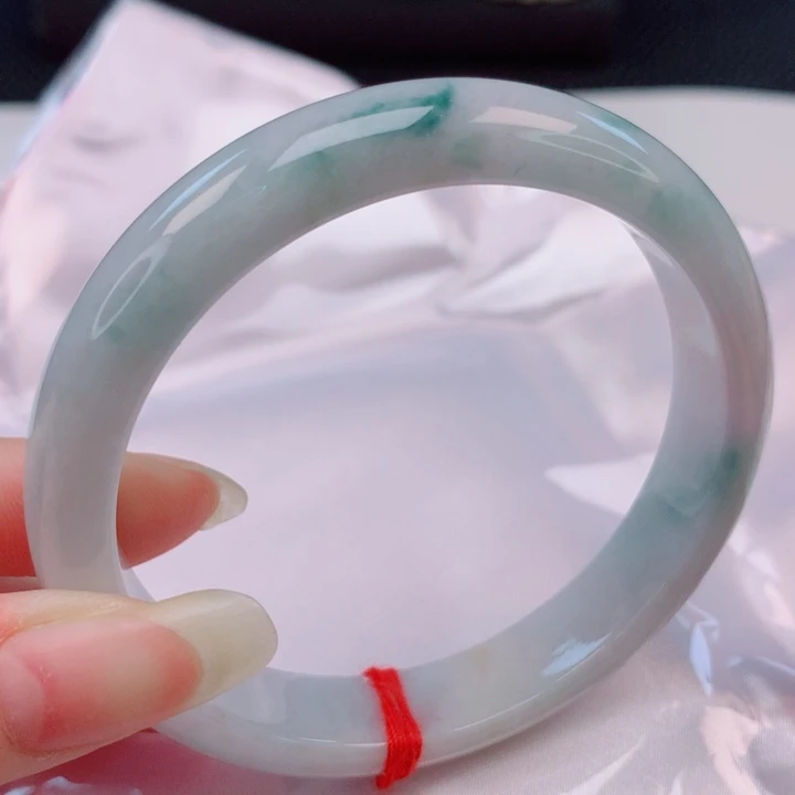 翡翠手镯未镶嵌58圈
