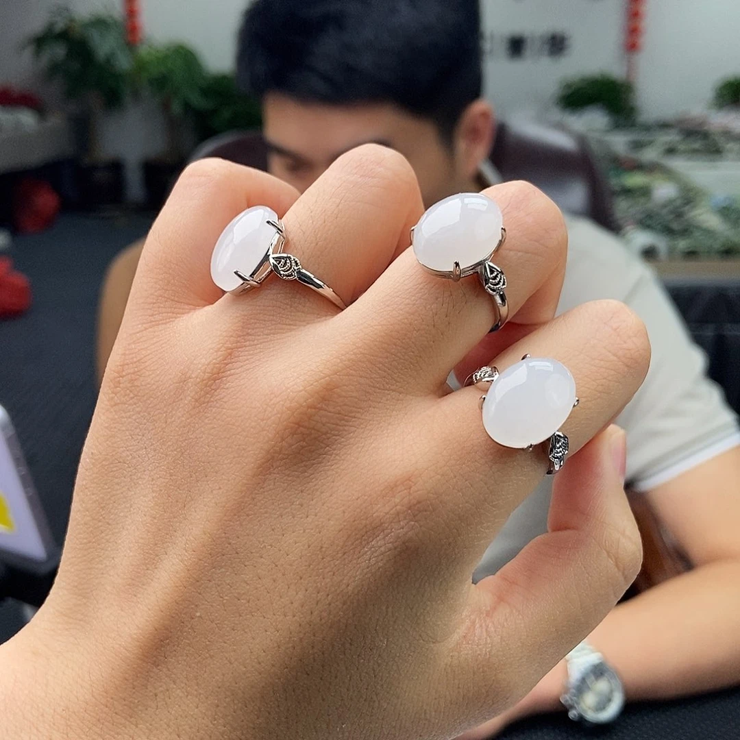 和田玉戒指未镶嵌颜色多样性发拍一发一