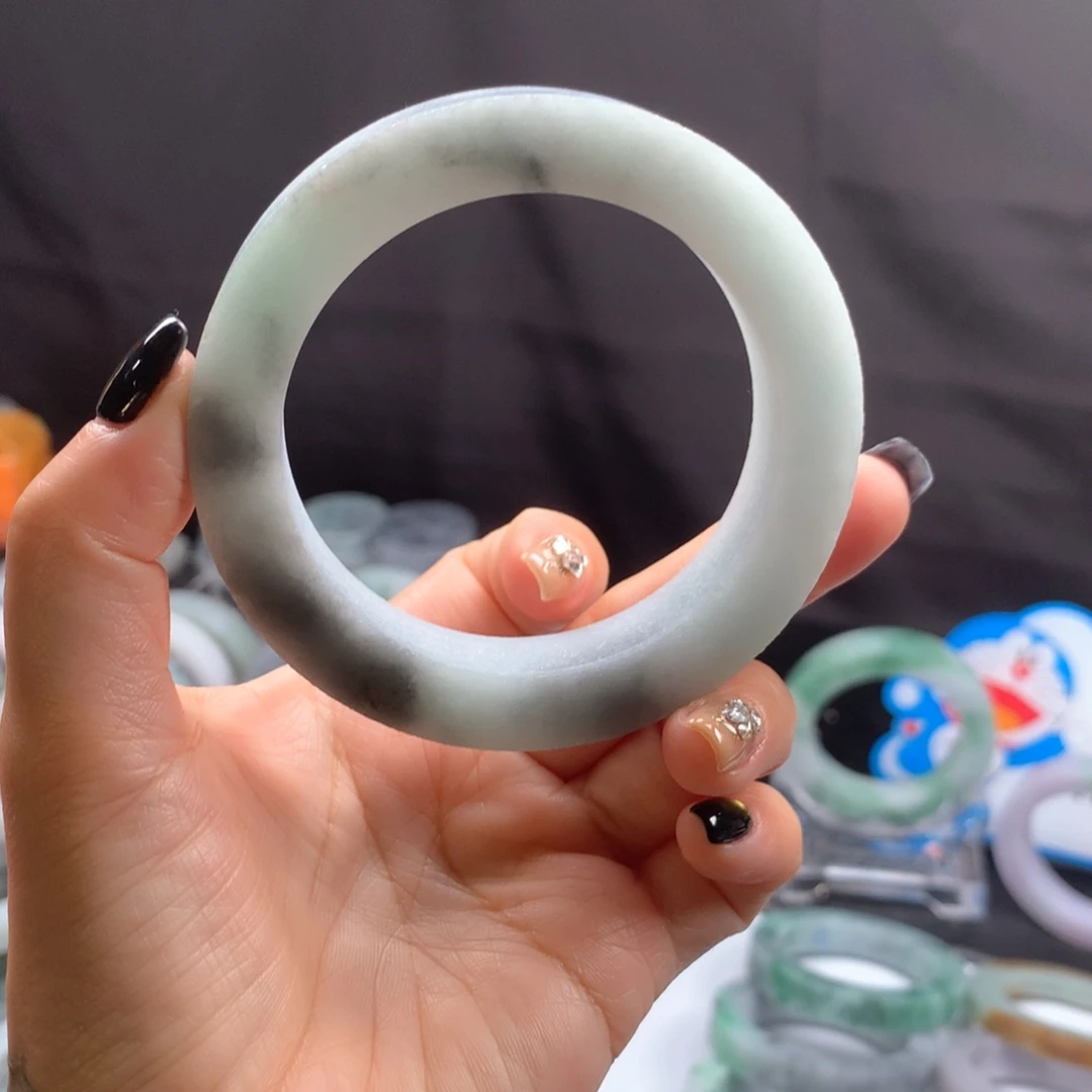 定制翡翠未镶嵌手镯